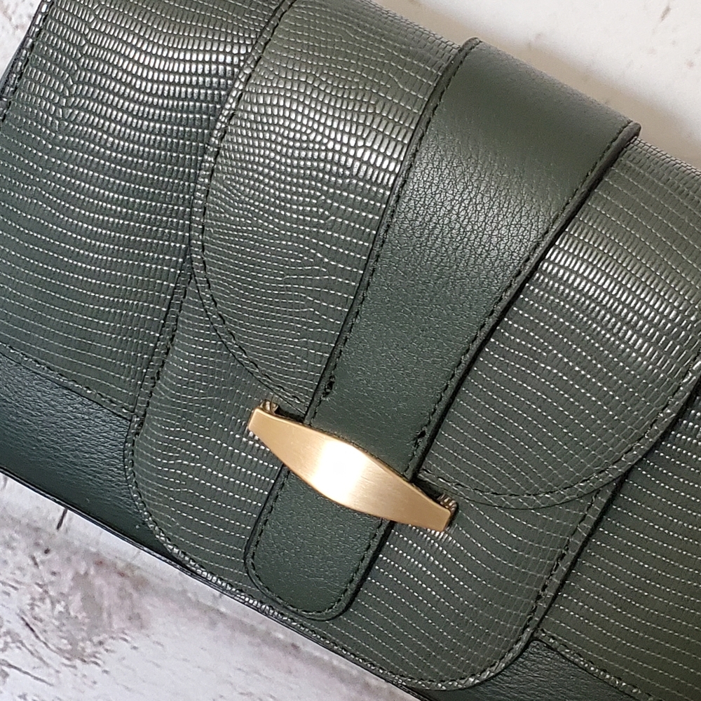 Time and Tru recycled materials vinyl snake textured shoulder bag green - Picture 2 of 16